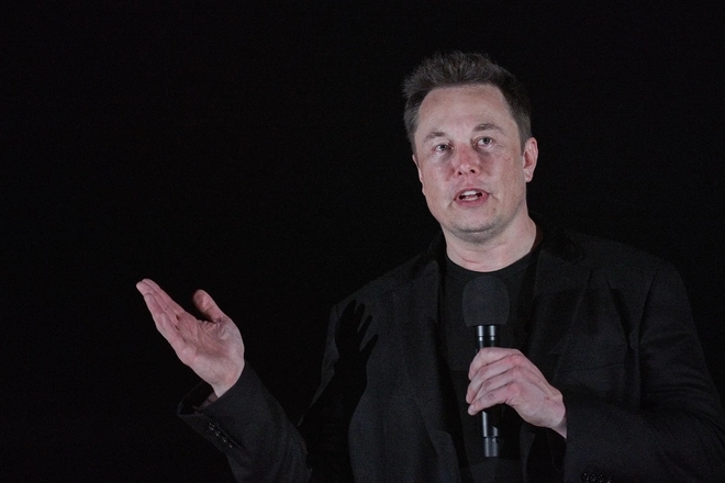 Elon Musk lại ph&aacute; đảo Twitter: Tuy&ecirc;n bố gi&aacute; cổ phiếu Tesla qu&aacute; cao, đ&ograve;i b&aacute;n hết nh&agrave; cửa, bị bạn g&aacute;i dỗi cũng phải kể cho thi&ecirc;n hạ biết - Ảnh 2.