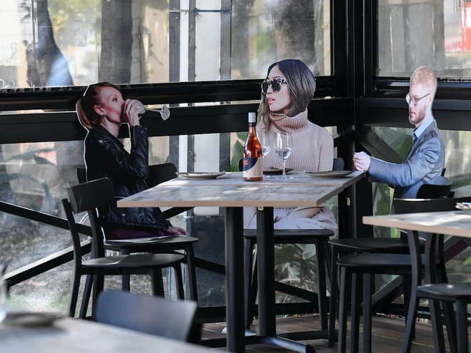 7749 phương ph&aacute;p gi&atilde;n c&aacute;ch x&atilde; hội cực độc đ&aacute;o của c&aacute;c nh&agrave; h&agrave;ng tr&ecirc;n thế giới khiến ai cũng phải mỉm cười - Ảnh 6.