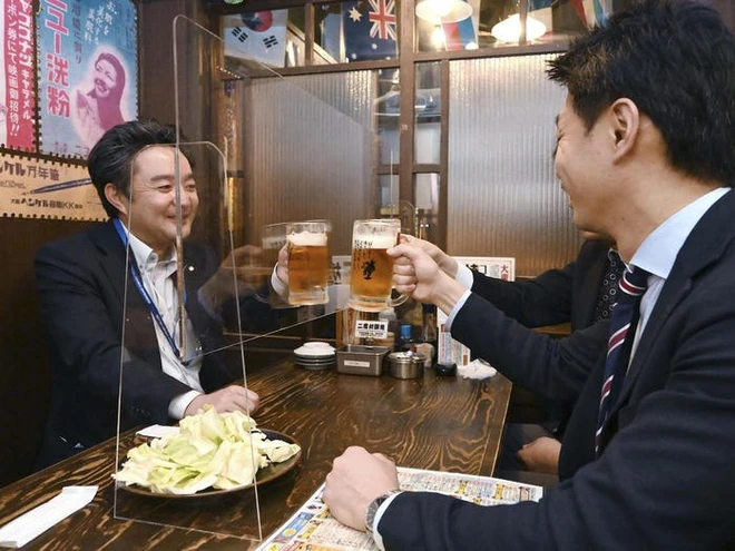 7749 phương ph&aacute;p gi&atilde;n c&aacute;ch x&atilde; hội cực độc đ&aacute;o của c&aacute;c nh&agrave; h&agrave;ng tr&ecirc;n thế giới khiến ai cũng phải mỉm cười - Ảnh 9.