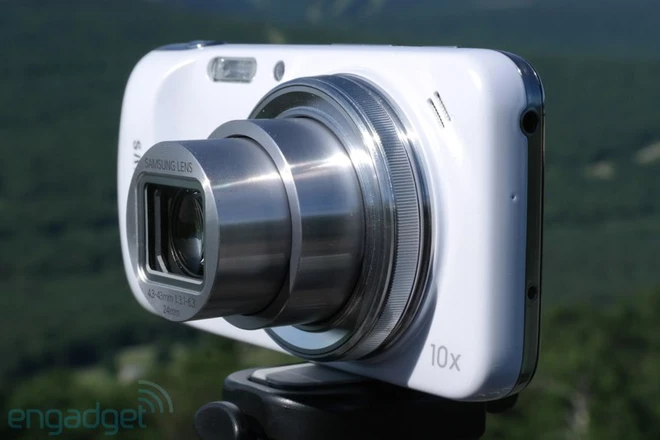 Nh&igrave;n lại Galaxy S4 Zoom: Nửa điện thoại, nửa m&aacute;y ảnh, cộng lại th&agrave;nh thất bại - Ảnh 11.