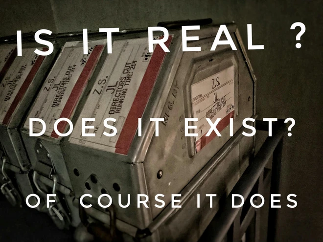 Ăn mừng Justice League của Zack Snyder sắp ra mắt, fan h&acirc;m mộ thi nhau ph&aacute; tan t&agrave;nh DVD bản c&ocirc;ng chiếu năm 2017 - Ảnh 7.