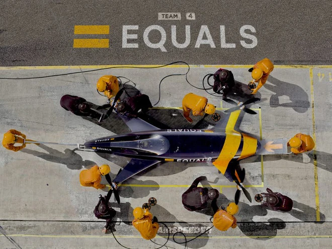 Hết đua xe tr&ecirc;n mặt đất, con người giờ lại muốn đua tr&ecirc;n trời: Tổ chức cuối 2020, d&ugrave;ng mẫu xe bay viễn tưởng n&agrave;y để thi đấu - Ảnh 8.