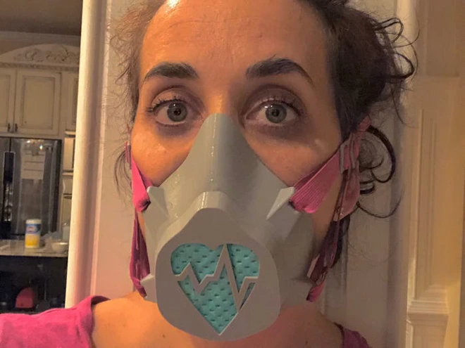 [Ch&ugrave;m ảnh] C&aacute;c designer nổi tiếng thế giới trang tr&iacute; khẩu trang ph&ograve;ng dịch như thế n&agrave;o? - Ảnh 15.