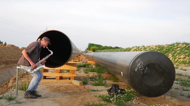 Đ&acirc;y l&agrave; l&yacute; do duy nhất gi&uacute;p những đường ống dẫn dầu nhạt nhẽo kh&ocirc;ng ai th&egrave;m để &yacute; trở n&ecirc;n viral tr&ecirc;n Internet - Ảnh 3.