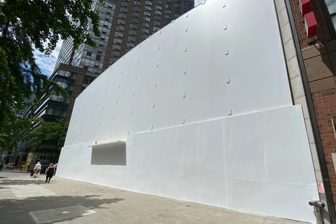 Apple Store tr&ecirc;n khắp nước Mỹ thay đổi diện mạo k&iacute;n m&iacute;t v&igrave; sợ bị người biểu t&igrave;nh tấn c&ocirc;ng  - Ảnh 2.