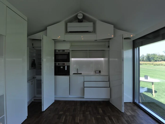 B&ecirc;n trong căn nh&agrave; th&ocirc;ng minh in 3D nhỏ m&agrave; c&oacute; v&otilde;: Đủ c&ocirc;ng nghệ để chống lại cả Covid-19 lẫn đại dịch Zombie - Ảnh 7.