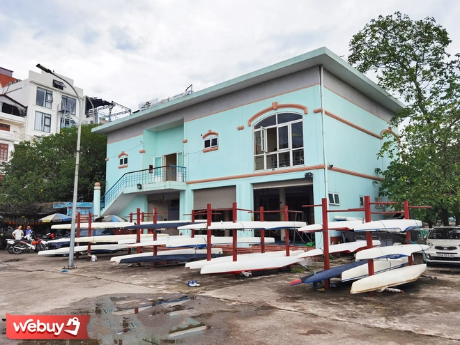 Trải nghiệm ch&egrave;o thuyền SUP - nh&uacute;n nhảy mặt nước Hồ T&acirc;y giữa ng&agrave;y H&agrave; Nội 39 độ - Ảnh 2.