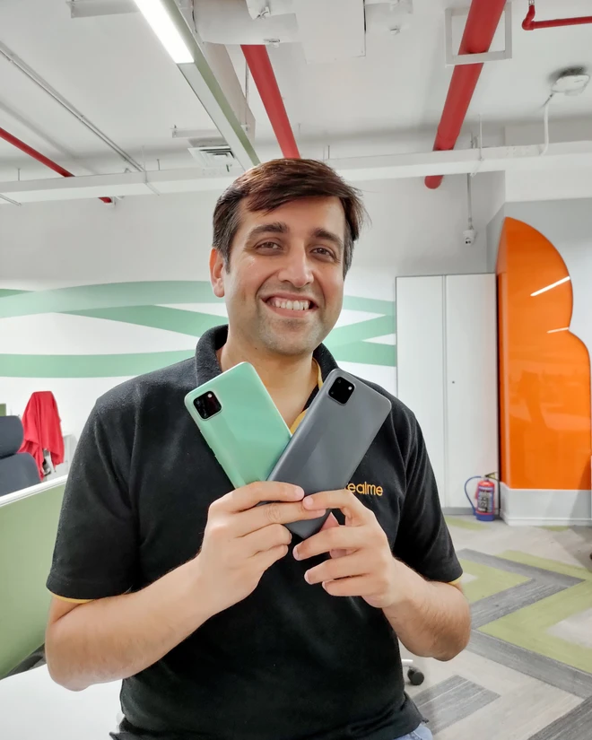 Sau Vivo v&agrave; OPPO, tới lượt Realme nh&aacute; h&agrave;ng c&ocirc;ng nghệ sạc nhanh 121W - Ảnh 1.