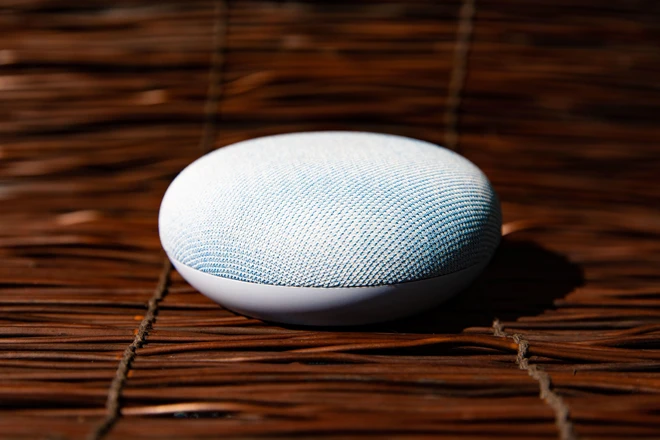 Google Home: 9 điều đơn giản m&agrave; Google Assistant l&eacute;p vế trước Alexa - Ảnh 1.