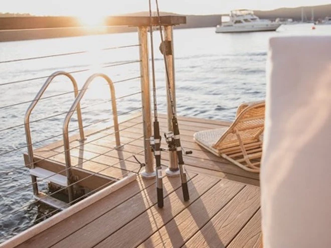 Biệt thự nổi d&agrave;nh cho 2 người, gi&aacute; 1.100 USD mỗi đ&ecirc;m v&agrave; sử dụng ho&agrave;n to&agrave;n năng lượng mặt trời - Bạn c&oacute; muốn thu&ecirc;? - Ảnh 9.