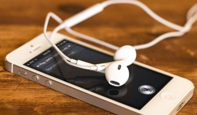 AirPods, Galaxy Buds Live, Xperia Ear v&agrave; sự cố hy hữu của OnePlus: Sự kh&aacute;c biệt lu&ocirc;n nằm ở đẳng cấp - Ảnh 2.