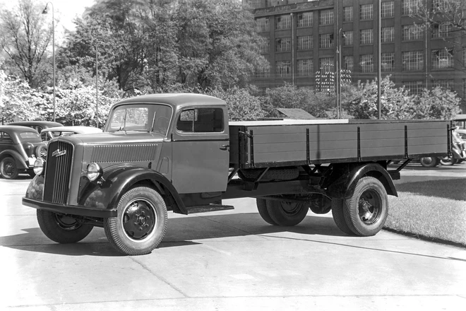 Đại chiến thế giới lần thứ II: Lịch sử những chiếc &ocirc; t&ocirc; nổi tiếng của hai phe X&ocirc; &ndash; Đức - Ảnh 6.