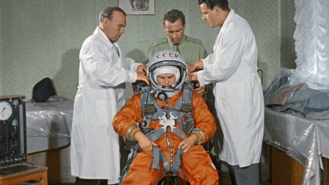 Chuyện chưa kể về bộ đồ du h&agrave;nh vũ trụ đầu ti&ecirc;n của nh&acirc;n loại - Ảnh 15.