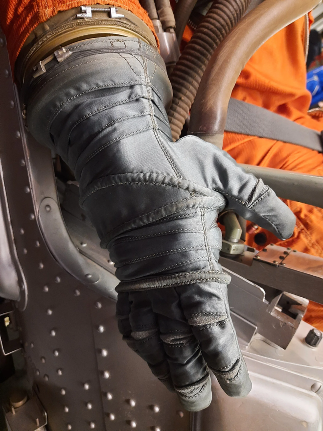 Chuyện chưa kể về bộ đồ du h&agrave;nh vũ trụ đầu ti&ecirc;n của nh&acirc;n loại - Ảnh 7.