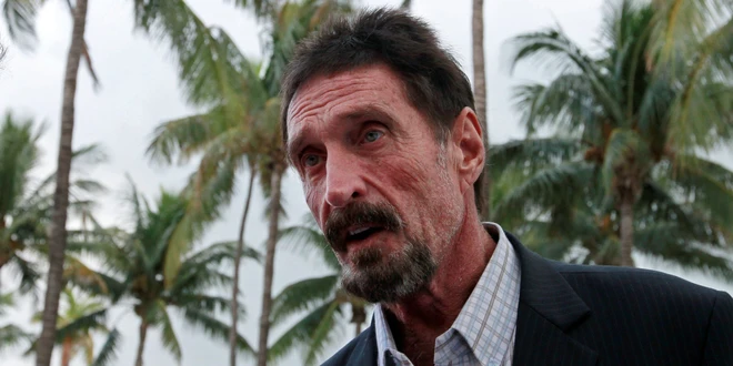 Từng c&oacute; khối t&agrave;i sản 100 triệu USD, John McAfee đ&atilde; cạn t&uacute;i trước khi &ocirc;ng qua đời trong t&ugrave; - Ảnh 1.