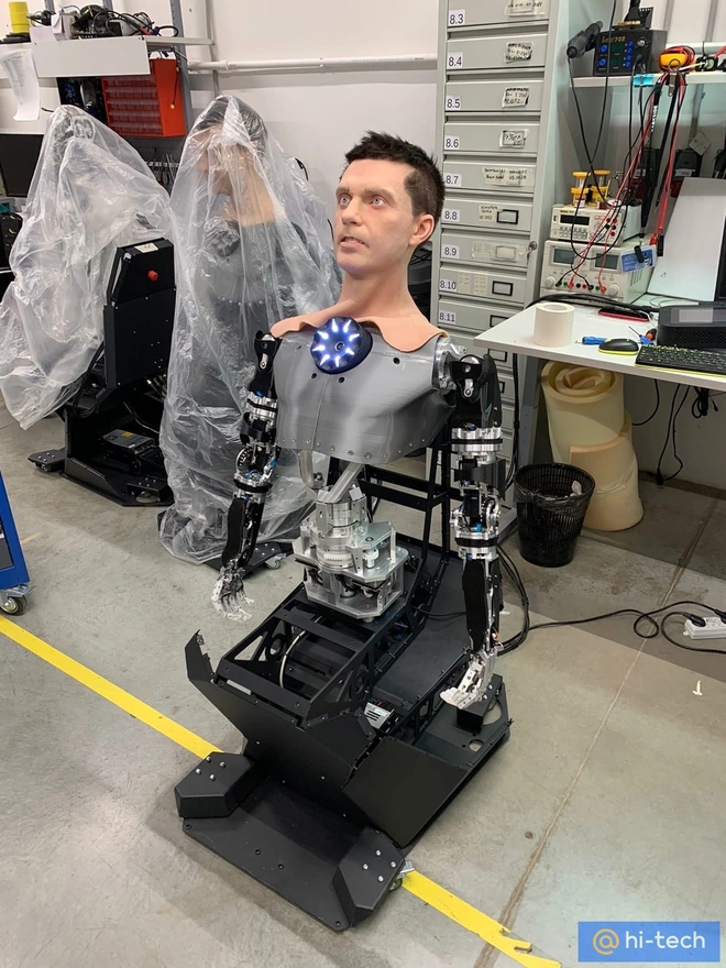 Rợn t&oacute;c g&aacute;y với mẫu robot qu&aacute; giống người Cyborg Terminator của Nga: c&oacute; thể biến th&agrave;nh bất cứ người n&agrave;o - Ảnh 6.