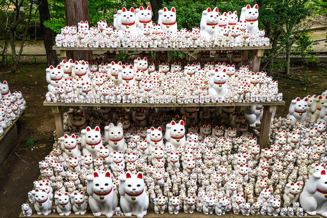 Maneki-Neko l&agrave; g&igrave;? H&atilde;y kh&aacute;m ph&aacute; nguồn gốc hấp dẫn của ch&uacute; m&egrave;o may mắn đến từ Nhật Bản - Ảnh 9.