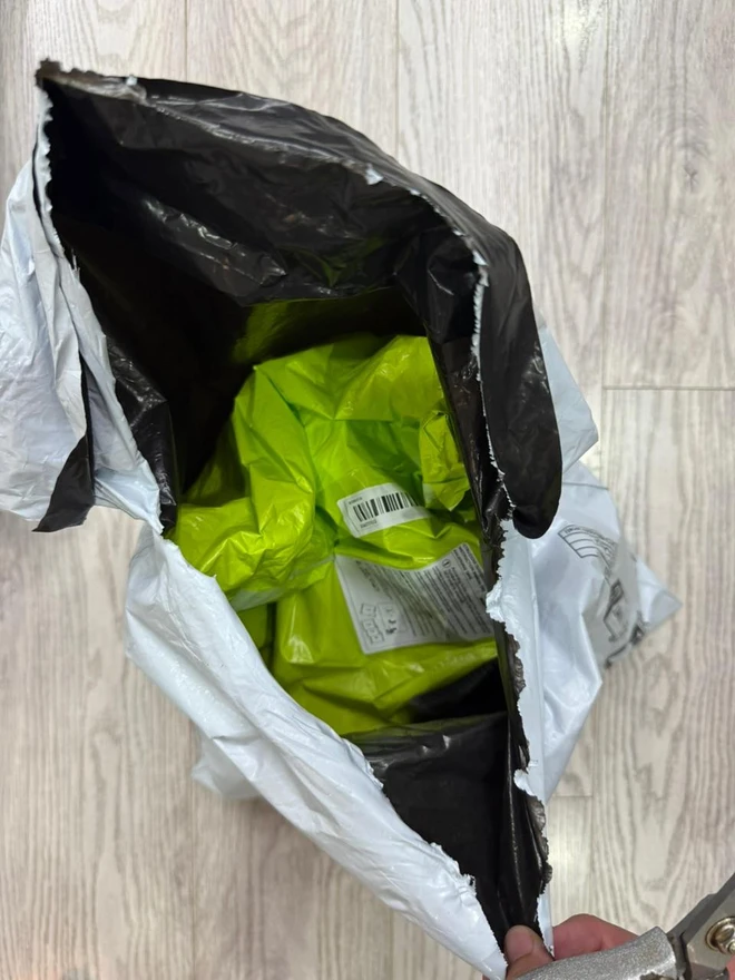 Người dùng Việt thử đặt đồ trên Temu tá hỏa: Đóng gói quá sơ sài, nhận hàng mới biết mua "hớ"- Ảnh 3. Người dùng Việt thử đặt đồ trên Temu tá hỏa: Đóng gói quá sơ sài, nhận hàng mới biết mua "hớ"- Ảnh 3.