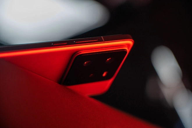 Cận cảnh điện thoại "Sao Hỏa": Mặt lưng cực đẹp, chạy chip Snapdragon 8 Elite mạnh nhất thế giới, sẽ là đối thủ "đáng gờm" của Xiaomi 15- Ảnh 9. Cận cảnh điện thoại "Sao Hỏa": Mặt lưng cực đẹp, chạy chip Snapdragon 8 Elite mạnh nhất thế giới, sẽ là đối thủ "đáng gờm" của Xiaomi 15- Ảnh 9.