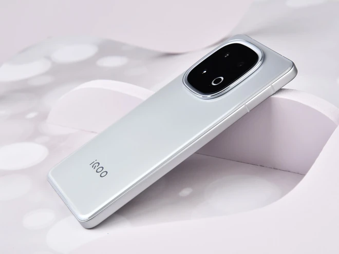 Sắp ra mắt điện thoại chip Snapdragon 8 Elite, điểm hiệu năng AnTuTu hơn 3 triệu, giá rẻ hơn Xiaomi 15- Ảnh 13. Sắp ra mắt điện thoại chip Snapdragon 8 Elite, điểm hiệu năng AnTuTu hơn 3 triệu, giá rẻ hơn Xiaomi 15- Ảnh 13.