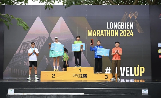 Giải chạy Longbien Garmin Run 2024: Lan tỏa tinh thần thể thao và sống khỏe đến cộng đồng- Ảnh 4. Giải chạy Longbien Garmin Run 2024: Lan tỏa tinh thần thể thao và sống khỏe đến cộng đồng- Ảnh 4.