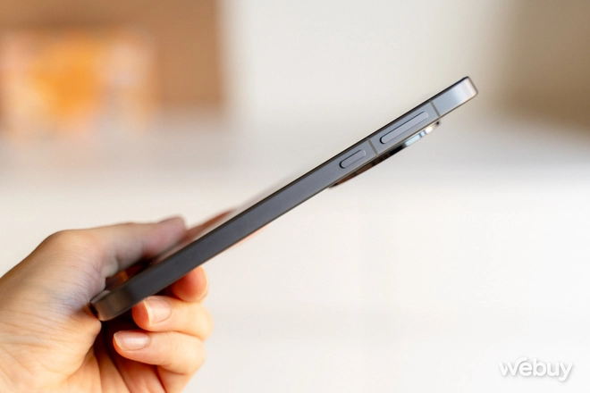 Trên tay OPPO Find X8: Hiệu năng cực mạnh, 3 camera Hasselblad 50MP, màn hình nhỏ, pin to, sạc đầy trong 43 phút- Ảnh 5. Trên tay OPPO Find X8: Hiệu năng cực mạnh, 3 camera Hasselblad 50MP, màn hình nhỏ, pin to, sạc đầy trong 43 phút- Ảnh 5.