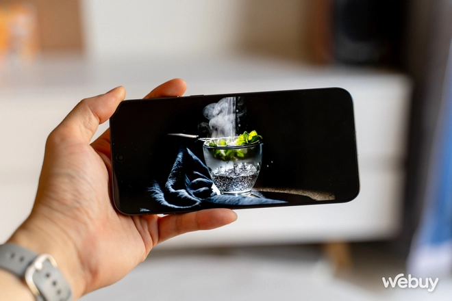 Trên tay OPPO Find X8: Hiệu năng cực mạnh, 3 camera Hasselblad 50MP, màn hình nhỏ, pin to, sạc đầy trong 43 phút- Ảnh 10. Trên tay OPPO Find X8: Hiệu năng cực mạnh, 3 camera Hasselblad 50MP, màn hình nhỏ, pin to, sạc đầy trong 43 phút- Ảnh 10.