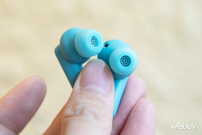 Đây là bộ đôi tai nghe không dây phổ thông mới của JBL: Gọn nhẹ dễ đeo, chống ồn đủ dùng, chống văng nước, giá chỉ từ 1.39 triệu- Ảnh 3. Đây là bộ đôi tai nghe không dây phổ thông mới của JBL: Gọn nhẹ dễ đeo, chống ồn đủ dùng, chống văng nước, giá chỉ từ 1.39 triệu- Ảnh 3.