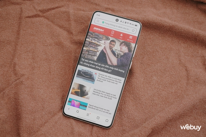 Trên tay điện thoại khiến Việt Nam có tuyết rơi- Ảnh 9. Trên tay điện thoại khiến Việt Nam có tuyết rơi- Ảnh 9.