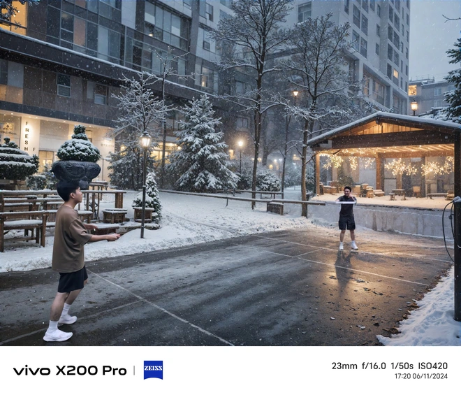 Trên tay điện thoại khiến Việt Nam có tuyết rơi- Ảnh 31. Trên tay điện thoại khiến Việt Nam có tuyết rơi- Ảnh 31.