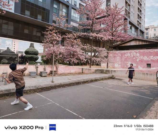 Trên tay điện thoại khiến Việt Nam có tuyết rơi- Ảnh 32. Trên tay điện thoại khiến Việt Nam có tuyết rơi- Ảnh 32.