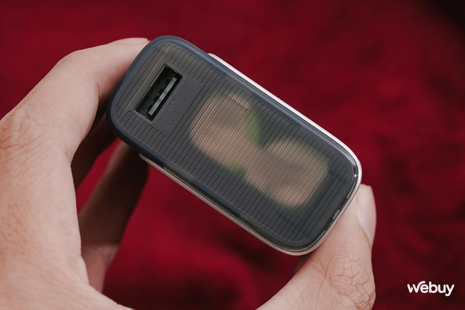 Trên tay pin dự phòng Xiaomi "quốc dân": Thiết kế siêu nhỏ gọn, nhiều màu sắc, dung lượng 10.000mAh 33W, giá sale chỉ hơn 300.000 đồng- Ảnh 6. Trên tay pin dự phòng Xiaomi "quốc dân": Thiết kế siêu nhỏ gọn, nhiều màu sắc, dung lượng 10.000mAh 33W, giá sale chỉ hơn 300.000 đồng- Ảnh 6.