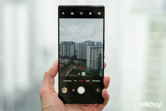 Trải nghiệm sớm REDMAGIC 10 Pro: Snapdragon 8 Elite, quạt tản nhiệt "xịn" kết hợp kim loại lỏng, thiết kế ngầu đúng chuẩn gaming phone, giá từ 17.99 triệu- Ảnh 35. Trải nghiệm sớm REDMAGIC 10 Pro: Snapdragon 8 Elite, quạt tản nhiệt "xịn" kết hợp kim loại lỏng, thiết kế ngầu đúng chuẩn gaming phone, giá từ 17.99 triệu- Ảnh 35.