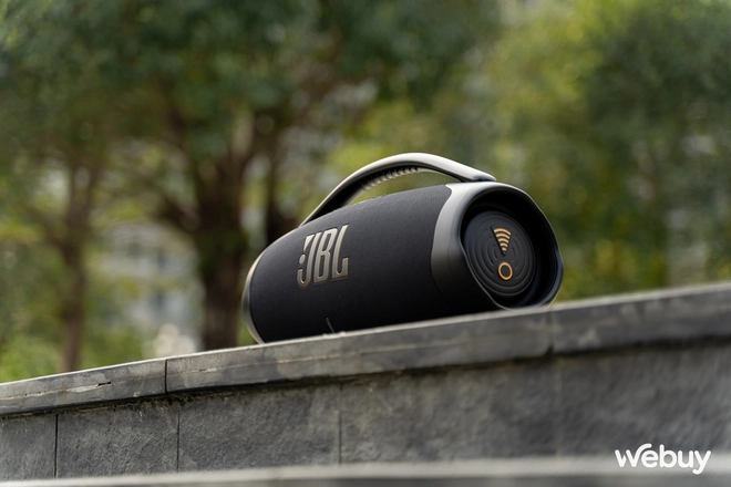Trải nghiệm JBL Boombox 3 Wi-Fi: Công suất đến 200W, chống nước "xịn", stream nhạc qua AirPlay, Google Cast, pin đến 24 giờ, giá từ 12.99 triệu- Ảnh 8. Trải nghiệm JBL Boombox 3 Wi-Fi: Công suất đến 200W, chống nước "xịn", stream nhạc qua AirPlay, Google Cast, pin đến 24 giờ, giá từ 12.99 triệu- Ảnh 8.