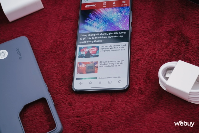 Trên tay điện thoại pin 7.000mAh, hiệu năng AnTuTu 2 triệu điểm, giá chỉ hơn 7 triệu đồng- Ảnh 15. Trên tay điện thoại pin 7.000mAh, hiệu năng AnTuTu 2 triệu điểm, giá chỉ hơn 7 triệu đồng- Ảnh 15.