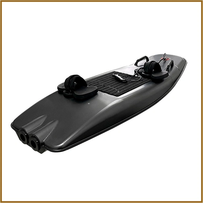 Ván phản lực “gây sốt” ở Hồ Tây có gì hay: Lướt như bay đến 65km/giờ, có chiếc giá hơn 200 triệu- Ảnh 4. Ván phản lực “gây sốt” ở Hồ Tây có gì hay: Lướt như bay đến 65km/giờ, có chiếc giá hơn 200 triệu- Ảnh 4.