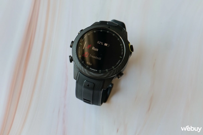 Trên tay Garmin MARQ Athlete (Gen 2) Carbon Edition: Đẹp sang, đeo thoải mái, thêm tính năng mà Apple, Samsung cũng nên học hỏi ngay- Ảnh 8. Trên tay Garmin MARQ Athlete (Gen 2) Carbon Edition: Đẹp sang, đeo thoải mái, thêm tính năng mà Apple, Samsung cũng nên học hỏi ngay- Ảnh 8.