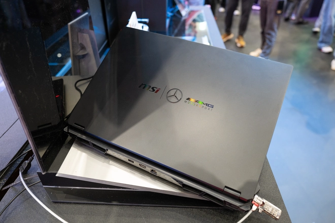 Cận cảnh loạt thiết bị gaming mới của MSI: Laptop kết hợp cùng AMG, máy chơi game cầm tay dùng Intel Lunar Lake- Ảnh 3. Cận cảnh loạt thiết bị gaming mới của MSI: Laptop kết hợp cùng AMG, máy chơi game cầm tay dùng Intel Lunar Lake- Ảnh 3.