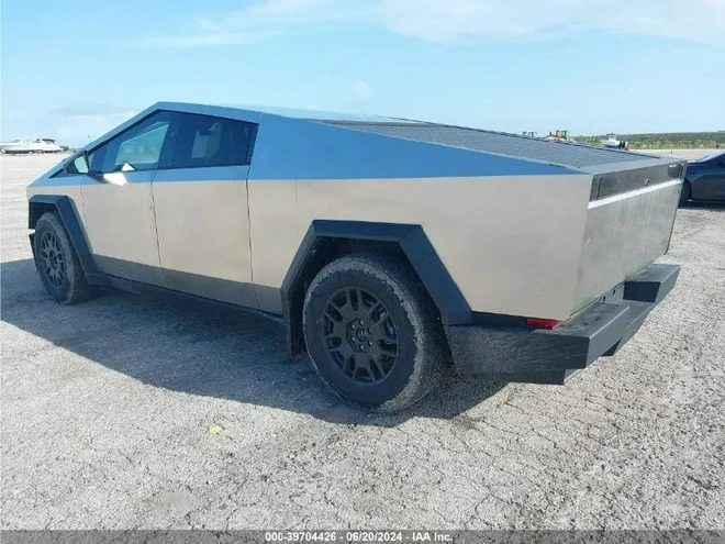 Mua Tesla Cybertruck đã qua sử dụng: Nguy cơ tiềm ẩn hay cơ hội hời?- Ảnh 7. Mua Tesla Cybertruck đã qua sử dụng: Nguy cơ tiềm ẩn hay cơ hội hời?- Ảnh 7.