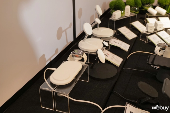 Đế Magsafe biến iPhone thành trợ thủ đắc lực cho người làm nội dung: Tự động bám bắt chủ thể, đi tới đâu nét tới đó- Ảnh 6. Đế Magsafe biến iPhone thành trợ thủ đắc lực cho người làm nội dung: Tự động bám bắt chủ thể, đi tới đâu nét tới đó- Ảnh 6.