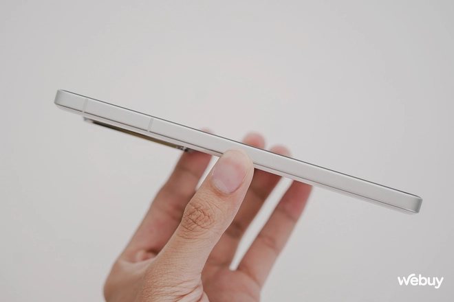 Trên tay điện thoại Snapdragon 8 Gen 3 rẻ nhất thế giới: Giá chưa tới 10 triệu đồng, pin 5800mAh, sạc 120W nhưng dùng ở Việt Nam phải lưu ý điều này- Ảnh 14. Trên tay điện thoại Snapdragon 8 Gen 3 rẻ nhất thế giới: Giá chưa tới 10 triệu đồng, pin 5800mAh, sạc 120W nhưng dùng ở Việt Nam phải lưu ý điều này- Ảnh 14.