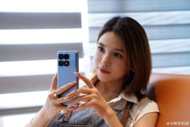 Ảnh thực tế Xiaomi Redmi K70 Ultra: Chip Dimensity 9300+ mạnh hơn cả Snapdragon 8 Gen 3, giá chỉ 9 triệu đồng- Ảnh 23. Ảnh thực tế Xiaomi Redmi K70 Ultra: Chip Dimensity 9300+ mạnh hơn cả Snapdragon 8 Gen 3, giá chỉ 9 triệu đồng- Ảnh 23.