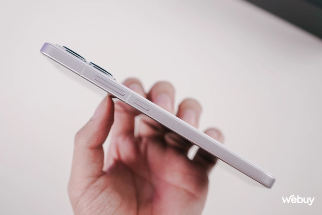 Trên tay điện thoại Xiaomi giá 9 triệu mạnh nhất thế giới: Màn hình OLED 144Hz, pin 5.500mAh, sạc 120W- Ảnh 6. Trên tay điện thoại Xiaomi giá 9 triệu mạnh nhất thế giới: Màn hình OLED 144Hz, pin 5.500mAh, sạc 120W- Ảnh 6.