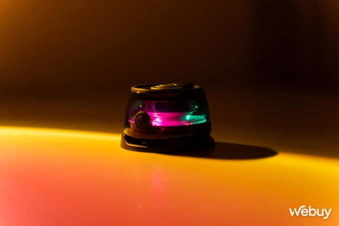 Loa mini này tích hợp Magsafe hút dính vào lưng iPhone, âm thanh trầm ấm, thêm LED đổi màu, giá sale khoảng 400.000đ- Ảnh 11. Loa mini này tích hợp Magsafe hút dính vào lưng iPhone, âm thanh trầm ấm, thêm LED đổi màu, giá sale khoảng 400.000đ- Ảnh 11.