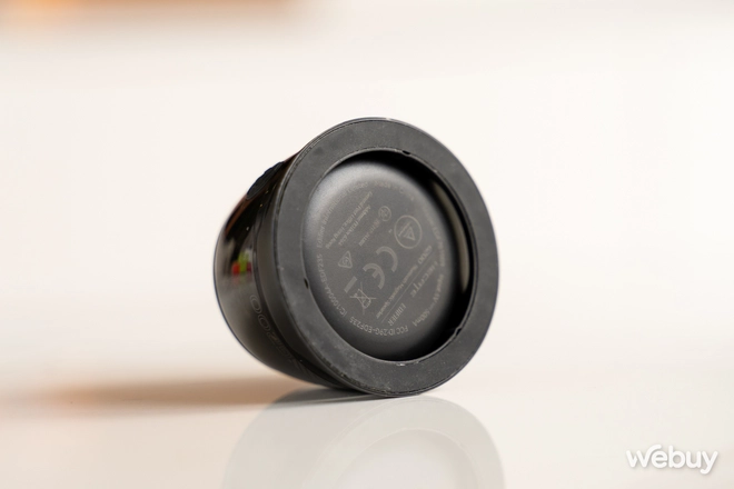 Loa mini này tích hợp Magsafe hút dính vào lưng iPhone, âm thanh trầm ấm, thêm LED đổi màu, giá sale khoảng 400.000đ- Ảnh 4. Loa mini này tích hợp Magsafe hút dính vào lưng iPhone, âm thanh trầm ấm, thêm LED đổi màu, giá sale khoảng 400.000đ- Ảnh 4.