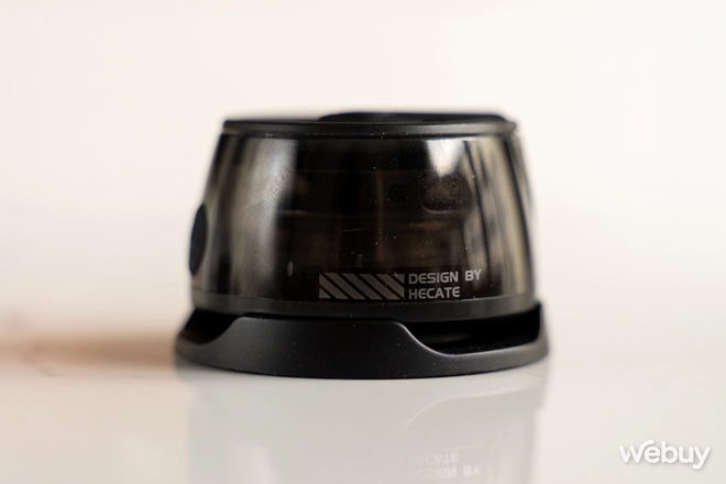 Loa mini này tích hợp Magsafe hút dính vào lưng iPhone, âm thanh trầm ấm, thêm LED đổi màu, giá sale khoảng 400.000đ- Ảnh 2. Loa mini này tích hợp Magsafe hút dính vào lưng iPhone, âm thanh trầm ấm, thêm LED đổi màu, giá sale khoảng 400.000đ- Ảnh 2.