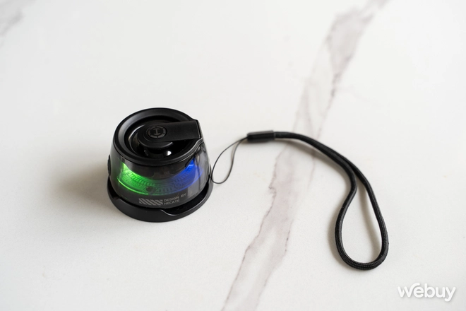 Loa mini này tích hợp Magsafe hút dính vào lưng iPhone, âm thanh trầm ấm, thêm LED đổi màu, giá sale khoảng 400.000đ- Ảnh 13. Loa mini này tích hợp Magsafe hút dính vào lưng iPhone, âm thanh trầm ấm, thêm LED đổi màu, giá sale khoảng 400.000đ- Ảnh 13.