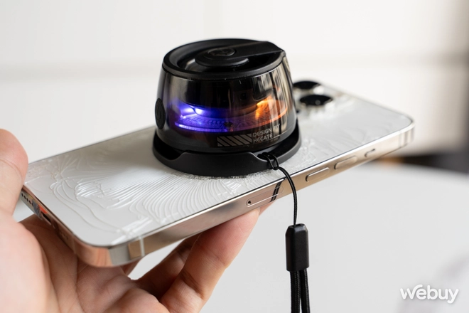 Loa mini này tích hợp Magsafe hút dính vào lưng iPhone, âm thanh trầm ấm, thêm LED đổi màu, giá sale khoảng 400.000đ- Ảnh 15. Loa mini này tích hợp Magsafe hút dính vào lưng iPhone, âm thanh trầm ấm, thêm LED đổi màu, giá sale khoảng 400.000đ- Ảnh 15.