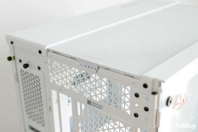 Trên tay Corsair 6500X: 2 mặt kính "lộ thiên", khoang kép giúp giấu dây dễ dàng và thoáng mát, giá gần 4,6 triệu đồng- Ảnh 12. Trên tay Corsair 6500X: 2 mặt kính "lộ thiên", khoang kép giúp giấu dây dễ dàng và thoáng mát, giá gần 4,6 triệu đồng- Ảnh 12.