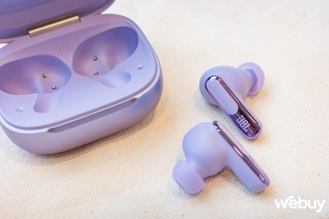 Cận cảnh JBL Live Beam 3: Ngoại hình sáng, chất âm ổn, chống ồn chủ động khá, quan trọng là sở hữu thứ cả Apple lẫn Samsung chưa làm được- Ảnh 19. Cận cảnh JBL Live Beam 3: Ngoại hình sáng, chất âm ổn, chống ồn chủ động khá, quan trọng là sở hữu thứ cả Apple lẫn Samsung chưa làm được- Ảnh 19.